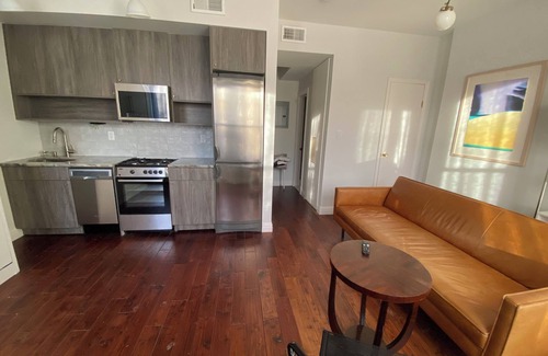 Crown Heights Apartment | Chic apartment in cool Brooklyn with WiFi, AC