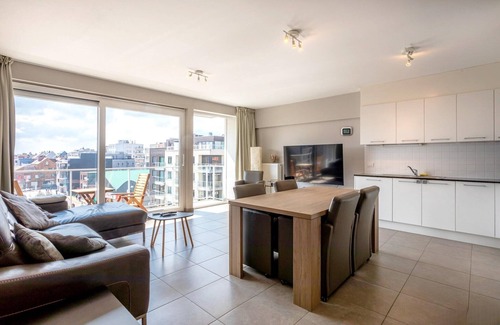 Koksijde-Bad Apartment | Chic apartment in Koksijde with modern comforts