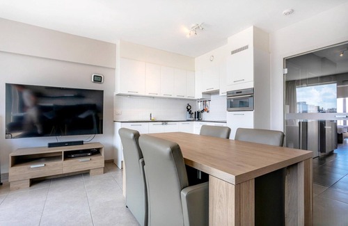 Koksijde-Bad Apartment | Chic apartment in Koksijde with modern comforts
