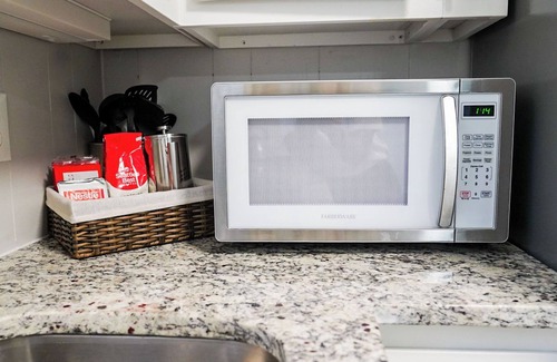 Durham Apartment | Chic Apartment Near Duke~Easy Access to Downtown & Dining Spots