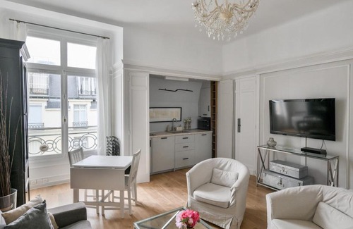 Faubourg-du-Roule Apartment | Chic apartment on the Champs-Élysées with AC