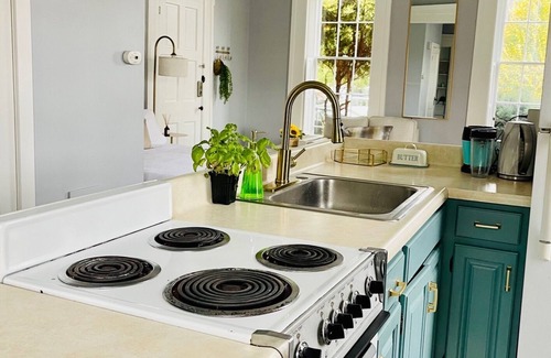 Allentown Apartment | Chic apartment walking distance to hospitals