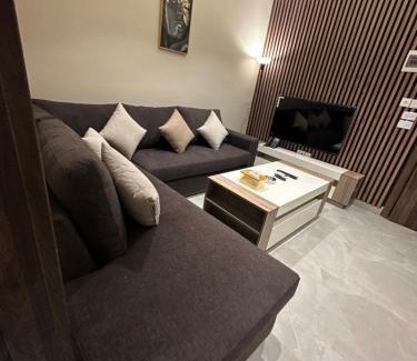Al Swaifyeh Apartment | Chic Apartments For Rent ave1-7