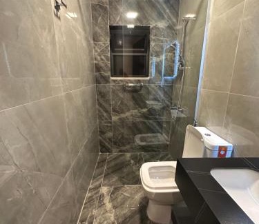 Al Swaifyeh Apartment | Chic Apartments For Rent ave1-8