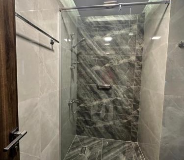 Al Swaifyeh Apartment | Chic Apartments For Rent ave2-4