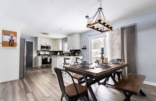 Holland House | Chic~AquaCottage/Walk2Beach/FencedYard/GameRM