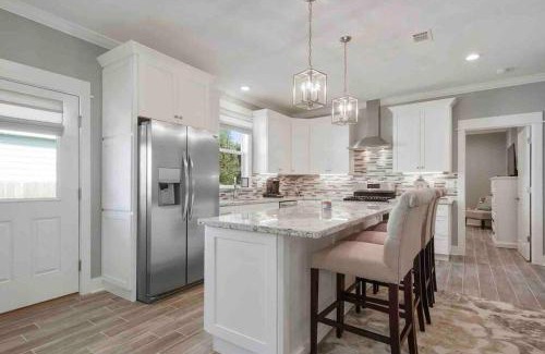 Gulfport House | *Chic Beach Cottage Retreat* near Beach/downtown