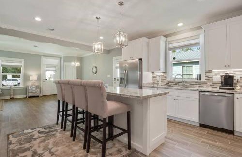 Gulfport House | *Chic Beach Cottage Retreat* near Beach/downtown