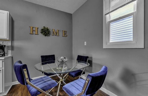 Allentown Apartment | ⭐CHIC BEAUTY IN ALLENTOWN HEART OF THE CITY ⭐