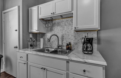 Allentown Apartment | ⭐CHIC BEAUTY IN ALLENTOWN HEART OF THE CITY ⭐