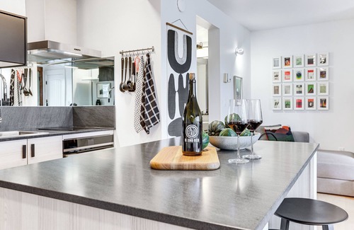 Bend Condo | Chic Bend Condo w/Fireplace & Forest Views!