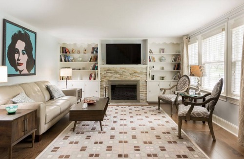 Williamstown House | Chic Berkshire doll!