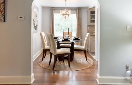 Williamstown House | Chic Berkshire doll!