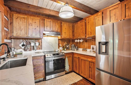 Walnut Mountain Cabin | Chic Boho Cabin in the Trees!
