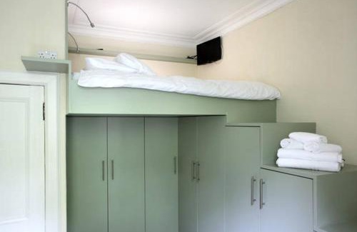 Gifford Apartment | Chic & bright flat near Holyrood Park