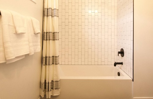Saint Roch House | Chic Bywater Entertainers Paradise in St Claude Art District near French Quarter