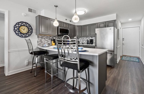 Crescent Beach Condo | Chic & charming 2 bedroom oceanfront condo w/amazing views & large pool!