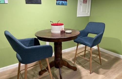 Wanskuck Apartment | Chic City apartment in Providence
