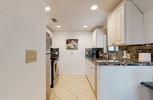 Juno Beach Apartment | Chic Coastal Apartment | Near West Palm Beach | 100’ to Juno Beach