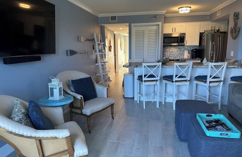 Tavernier Condo | Chic Coastal Retreat with Pool, Marina, Beach Access & Resort-Style Amenities