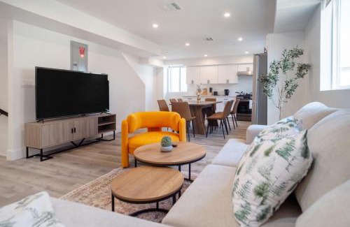 Downtown Los Angeles House | Chic & Comfortable Space Near Downtown LA & USC