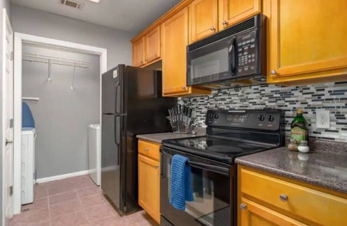 Meadowbrook Condo | Chic Condo Retreat: Private Bliss 'n Birmingham!