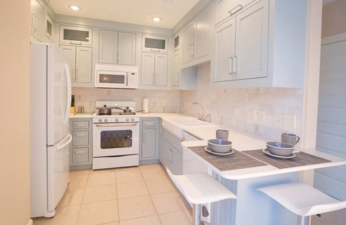 Downtown Condo | Chic Condo Steps from Bentonville Square