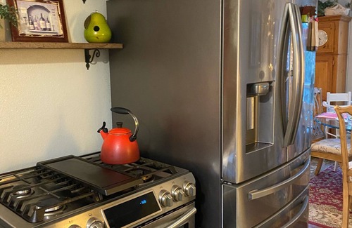 Highlands Hills House | Chic Cottage 1.4 miles to downtown