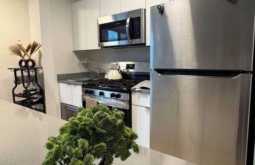 Queens Apartment | Chic & Cozy 1BD Apartment Near East River, Minutes from Central Park
