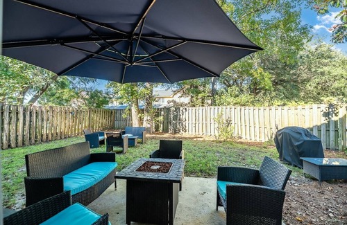 North Charleston House | Chic & Cozy 3-Bd Townhome in Vibrant N. Charleston