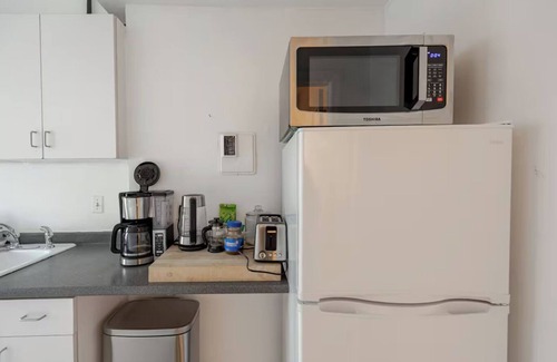 Shaw Apartment | Chic Cozy City-bnb Walkable to Major Attractions