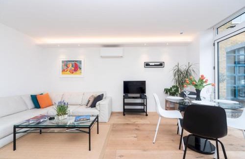 Thamesfield Apartment | Chic & Cozy Flat in SW London, Perfect Location!