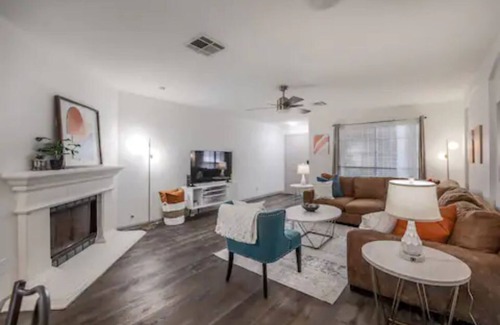 Pflugerville House | Chic Cozy Home near Austin with Bonus Game Room, Near Kalahari