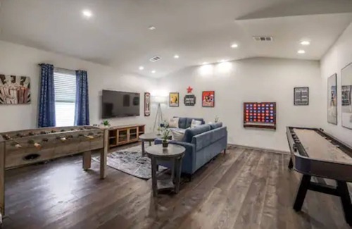 Pflugerville House | Chic Cozy Home near Austin with Bonus Game Room, Near Kalahari