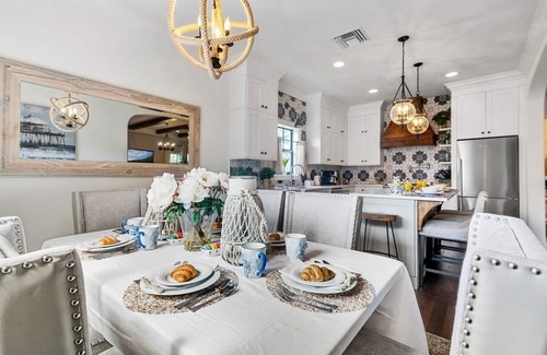 Old Northwood Historic District House | Chic Downtown Luxury Vacation Home