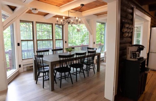 Murphy Cabin | Chic Family Friendly Cabin with Mountain Views, Game Room, Hot Tub and Slides!