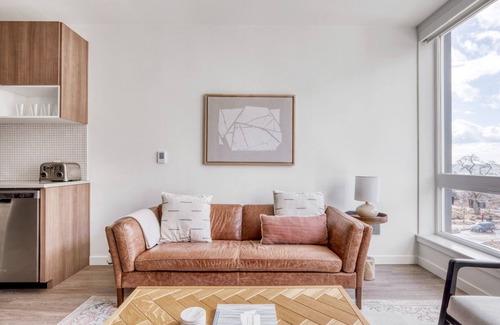 Yesler Terrace Apartment | Chic First Hill 1BR w/Gym, BBQ & Lounge, nr soccer field, by Blueground