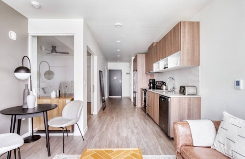 Yesler Terrace Apartment | Chic First Hill 1BR w/Gym, BBQ & Lounge, nr soccer field, by Blueground