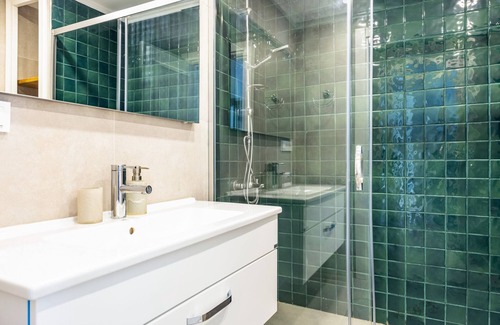 Moda Apartment | Chic Flat 5 min to Moda Pier