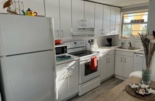 Barrier Island Condo | Chic Fort Lauderdale Beach Hideaway, Breathtaking Waterfront Views, 5☆ Stay