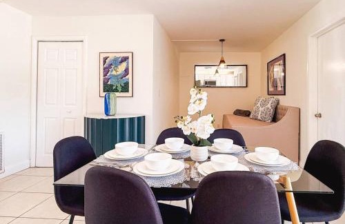 Fort Lauderdale House | Chic Fort Lauderdale Escape Pool Lake Views