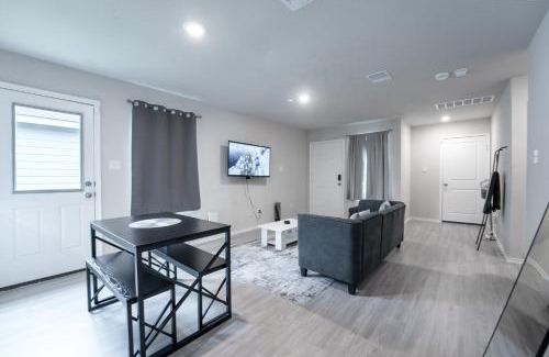 San Antonio House | Chic Home near Botanical Garden