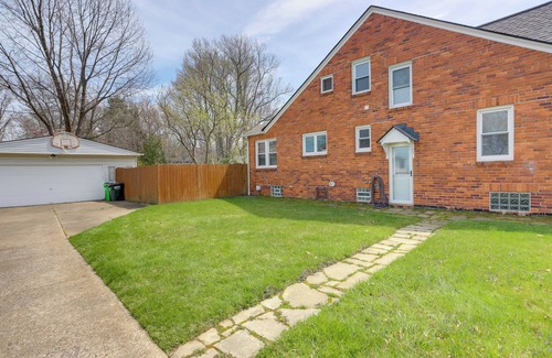 Avon Lake Cottage | Chic Home w/Deck, Walk to Lake Erie!