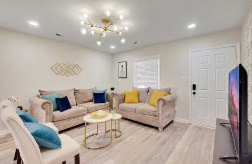 Southeast Raleigh House | Chic home with king bed in Raleigh
