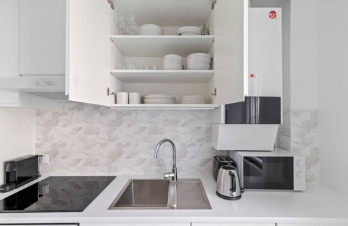 Wieden Apartment | Chic Innere Stadt 1BR w/Elevator, just refurbished, by Blueground