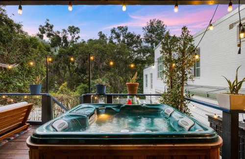 Hollywood Hills West House | Chic LA Hideaway w Soaking Tub Firepit Lounge Tranquil Backyard