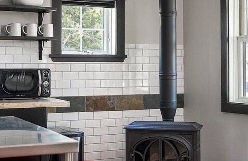 Malletts Bay House | Chic Lakeview Haven at Malletts Bay