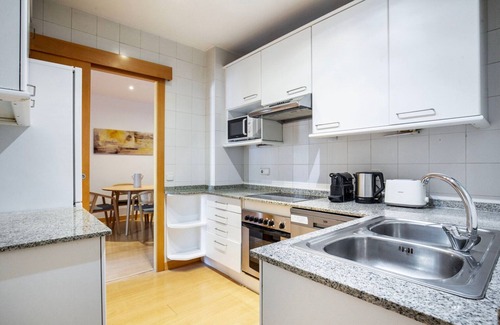 Les Corts Apartment | Chic Les Corts XBR w/Elevator & Washer, by Blueground
