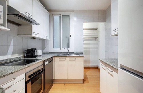 Les Corts Apartment | Chic Les Corts XBR w/Elevator & Washer, by Blueground