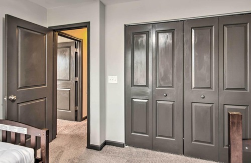 Lexington House | Chic Lexington Getaway w/ Community Pool!